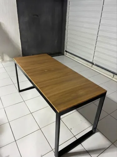Mesa Industrial em metalon
