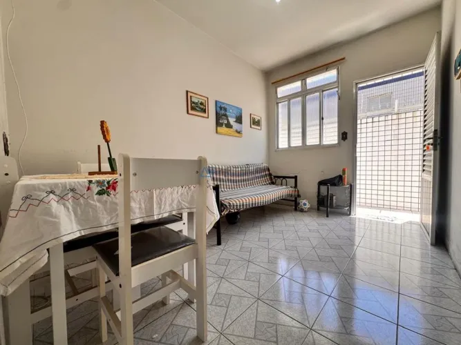 Apartamento à venda em Praia Grande no Canto do Forte com 02 Dormitórios