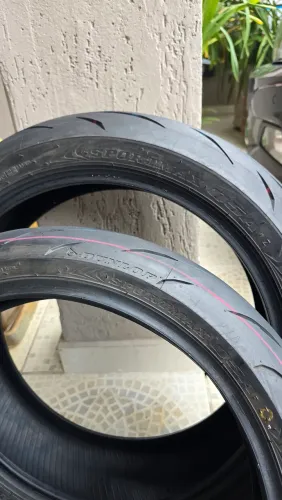 Par de pneus Z900 e zx 6 COM OBS e mil km rodados