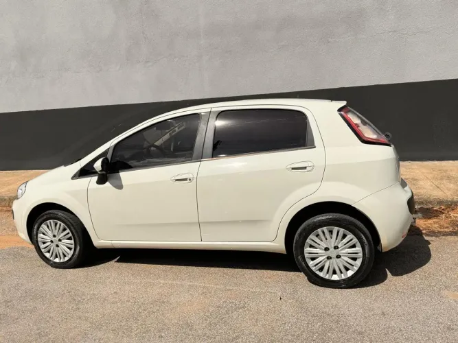 Fiat Punto Attractive 1.4 Fire Flex 8V 5P 2014
