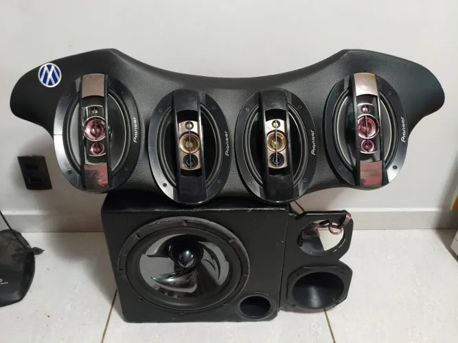 Som automotivo 04 flats Pionner+ Sub Bravox + módulo Taramps 800rms . x