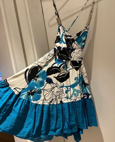 Lindo vestido estampado. Nunca usado. Tamanho P