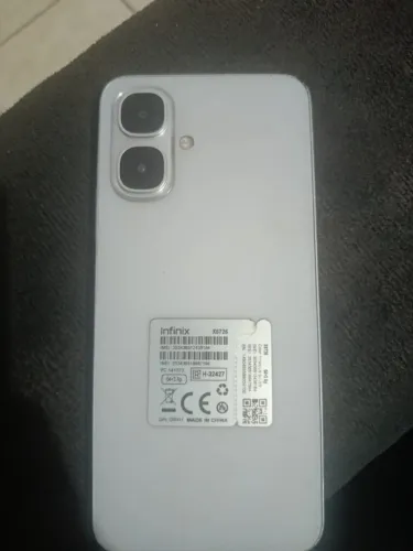 Vendo celular novo caiu e trincou embaixo da tela aceito troca