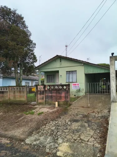 Vendo Casa com Terreno Amplo - Bairro Sabará