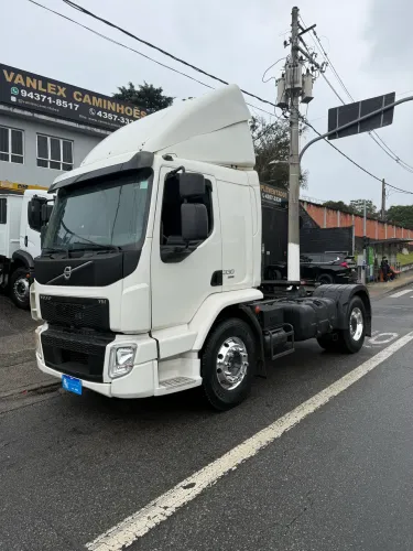 Volvo Vm 330 2022 toco 4x2