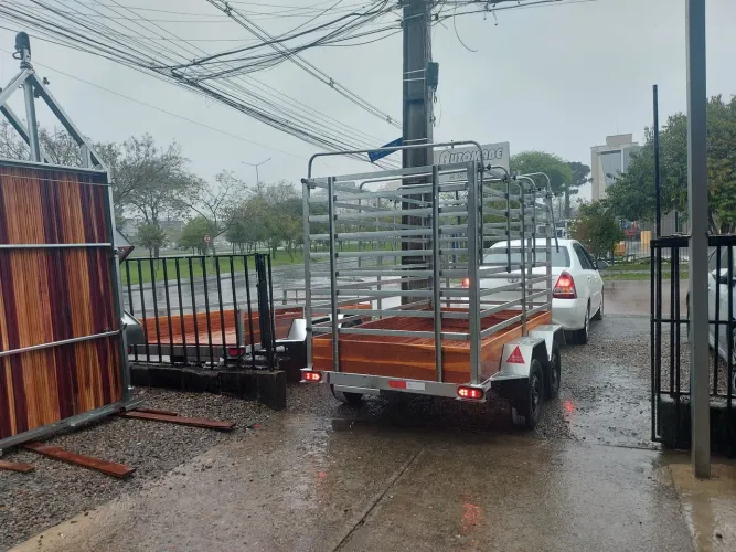 Carretinha Reboque Trucada alta 