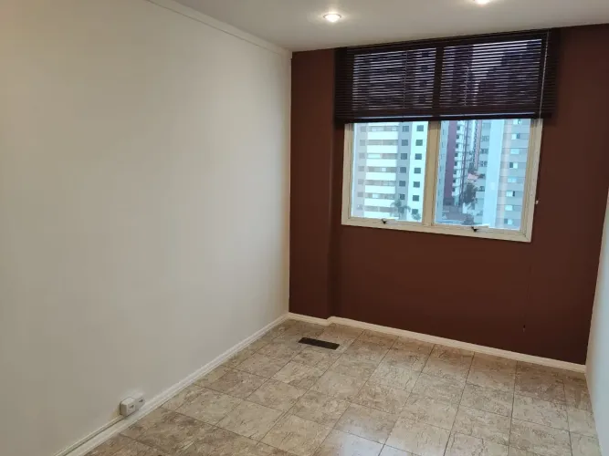 Sala comercial // 30m2 // 1 vg garagem