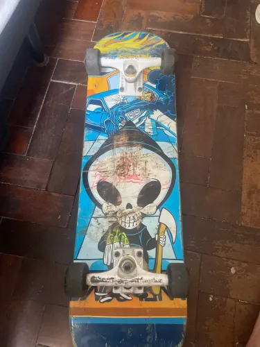 Skate semi novo 