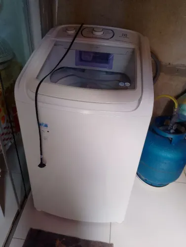 Vendo máquina de lavar para retirar peças ou outras coisas