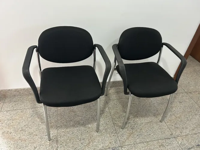 Cadeira de tecido com apoio 