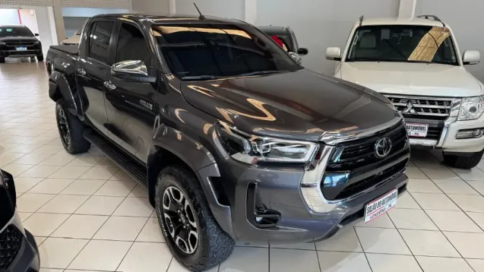 Toyota Hilux CD SRX Plus 4X4 2.8 TDI Die. Aut. 2024