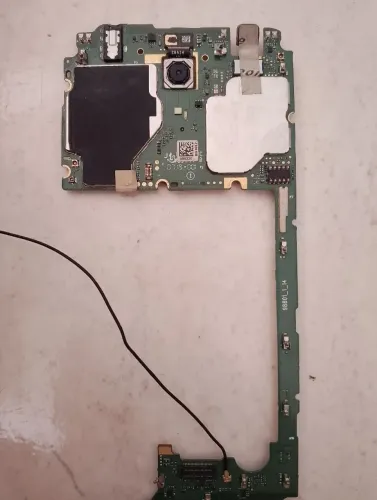 Esta é uma placa-mãe original para o smartphone LG K11+ / K11 Plus (modelo LM-X410BCW).