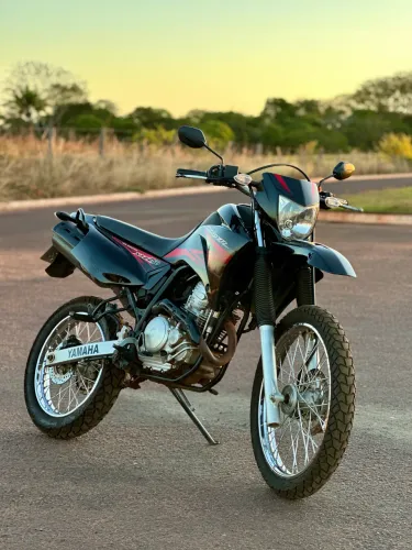 Yamaha XTZ 250 Lander 2012 - Apenas 31.327 km - Pneus Novos