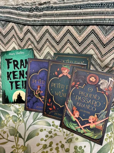 Livros - Peter Pan e Frankenstein