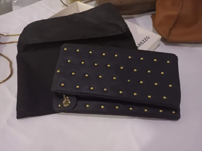 Carteira de couro legítimo com detalhes dourado