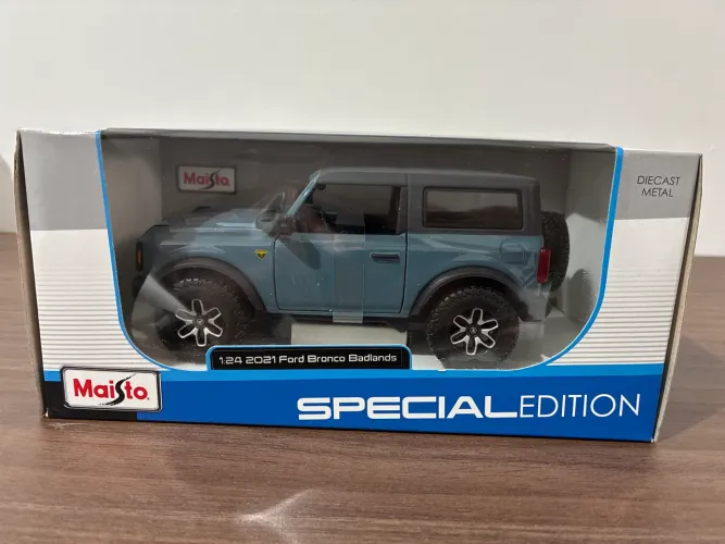 Miniatura 1:24 2021 Ford Broco Badlands