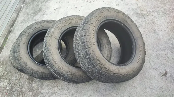 pneu usado 265/65/17 road cruza vendo jogo ou o par
