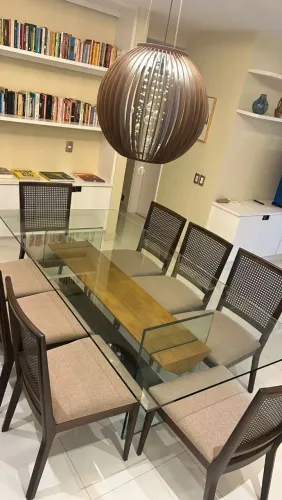 Vendo mesa de vidro com 8 lugares