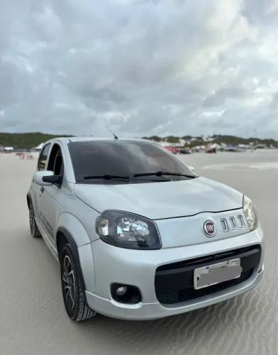 Fiat Uno Sporting 1.4 EVO Fire Flex 8V 4P 2011
