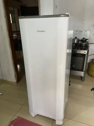 Geladeira esmaltec