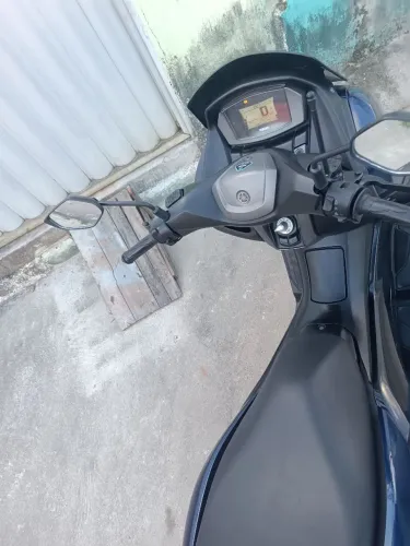 Pneu traseiro e bateria zero 