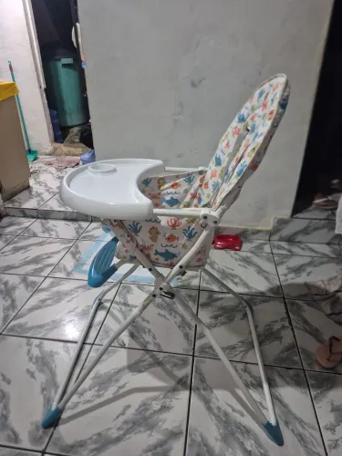 Cadeira de alimentação bebê 