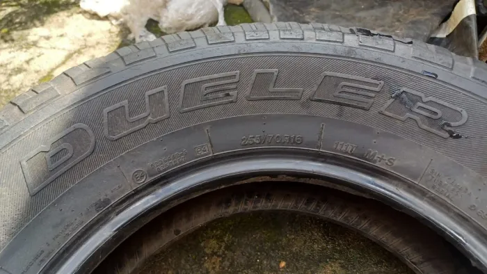 Pneu 255/70/16