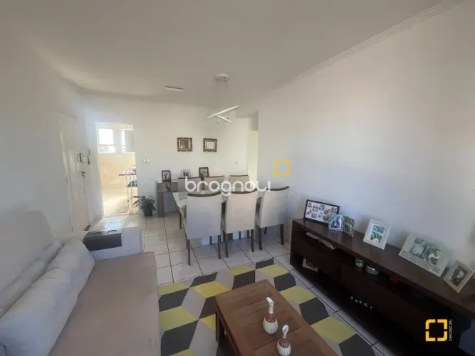Apartamento á Venda 3 Dormitórios ( 2 Suítes) SemiMobiliado - Balneário Estreito-Florianóp
