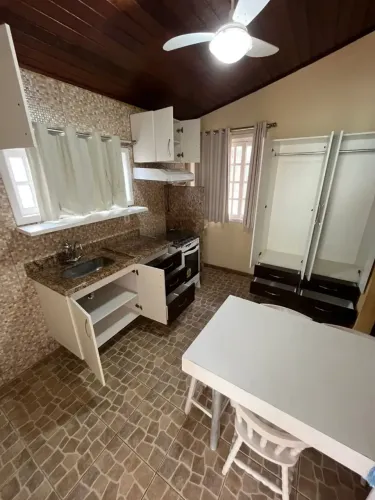 Imóvel para aluguel possui 20 metros quadrados com 1 quarto em Praia Anjos - Arraial do Ca