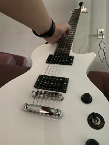 Guitarra strinberg lps 200 com amplificador mackintec