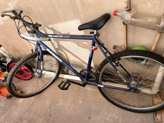 Bicicleta South Bike Aro 26 com Marchas - Conservada
