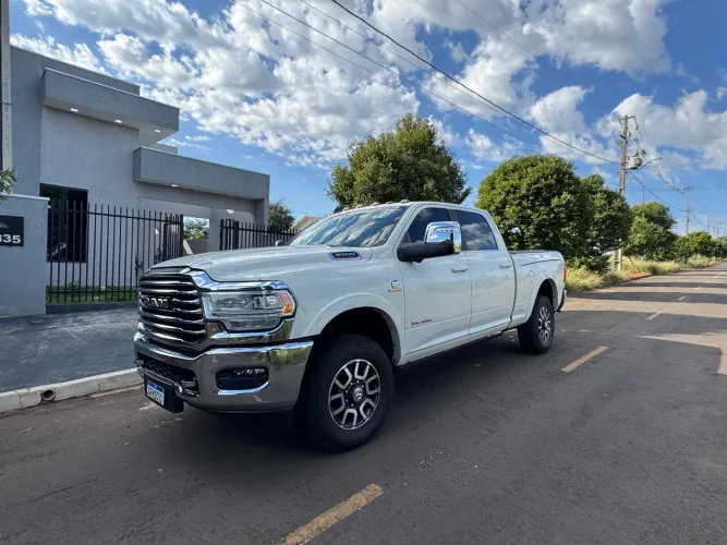 Ram 3500 Limited Longhorn 6.7 TB CD Diesel 2024