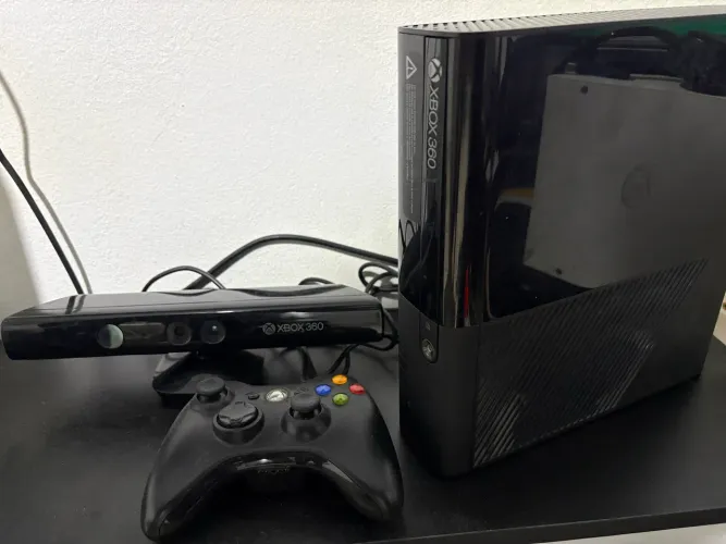 Xbox 360 - Super Slim