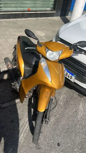 Moto bem conservada