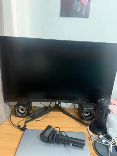 Monitor HQ 32 Curvo 4K