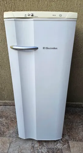Geladeira 220volts, funcionando perfeitamente, Entrego também!!