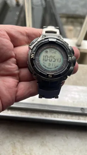 Relógio bateria solar Casio Protrek pulseira de Titânio