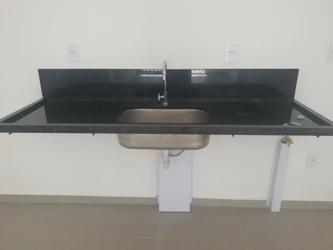 Bancada de mármore com cuba