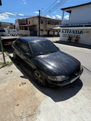 Vectra 1999 em dias para retirada de peças sem motor