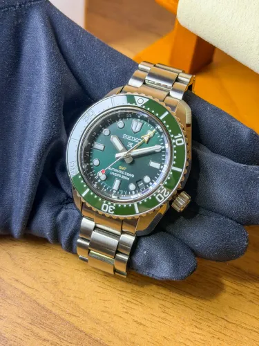 Relógio Seiko Prospex Gmt Automático Verde SPB381J1