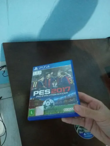 Pés 2017 + Pés 2016, dois jogos originais que funciona perfeitamente