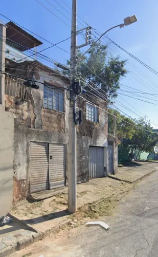 Venda Direta c/ Proprietário: Imóvel c/ 3 Casas e Garagem em Lote Único