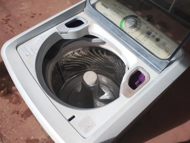 Maquina de lavar roupa Consul. Lava e seca.