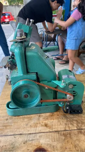 Máquina overlock