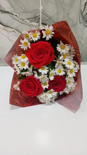 BUQUE DE ROSAS VERMELHAS