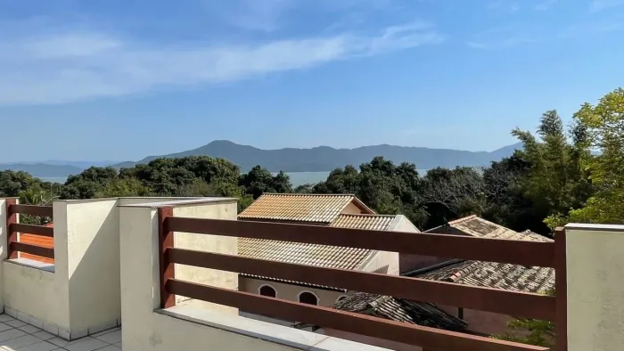 Cobertura para Venda em Florianópolis, Daniela, 3 dormitórios, 1 suíte, 2 banheiros, 2 vag