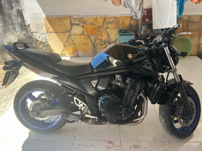 Vendo ou troco bandit 650c ano 2012