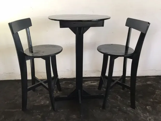 Conjunto de Cadeira e mesa Alta