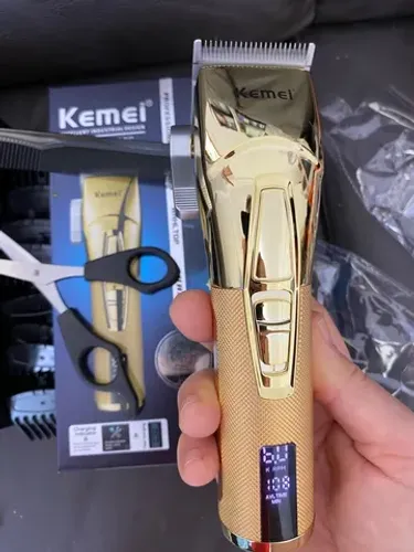 Máquina de cortar cabelo Kemei 8 pentes e Tesoura 