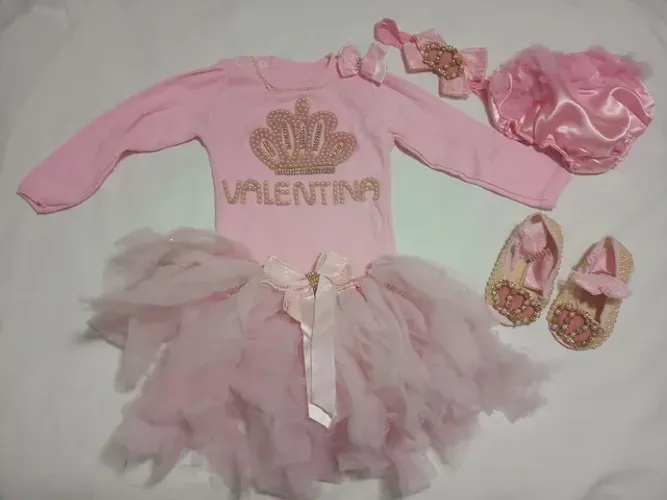 Conjunto personalizado para bebê tam  P  vestido 0 a3 meses 